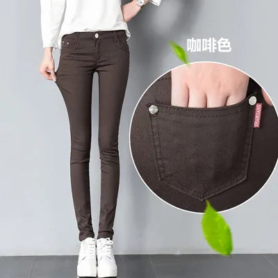 Pantalones blancos para mujer de algodón, elásticos y elegantes | MedSurgery Store.