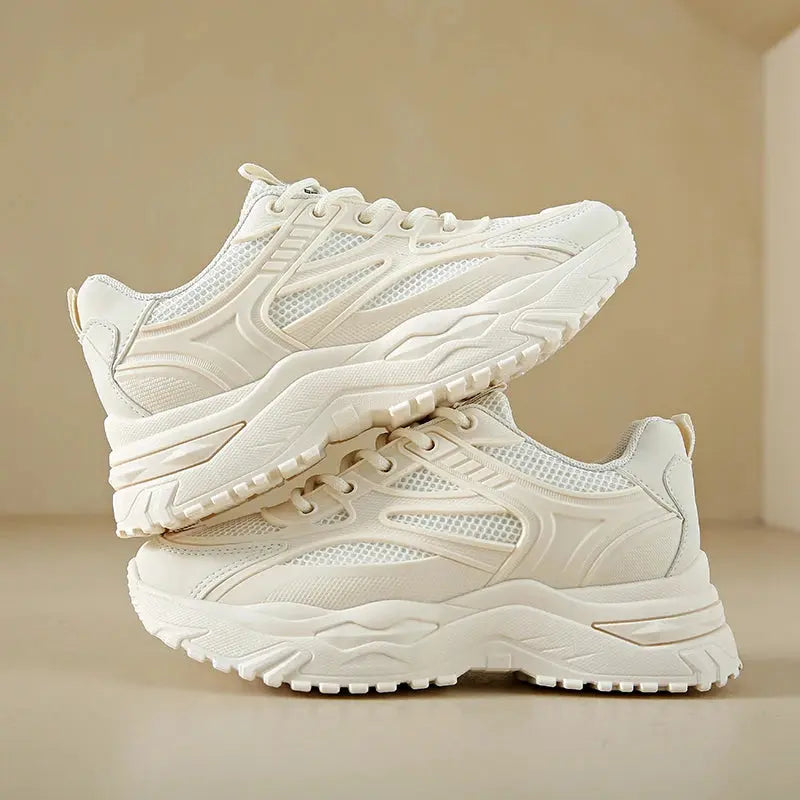 Zapatillas Vitalia Blancas: Confort y Estilo Premium para la Profesional Sanitaria.