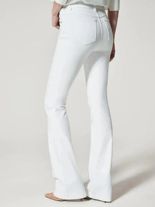 VitalFit Flare: Pantalones Médicos Premium. Confort Ergonómico y Estilo Profesional..