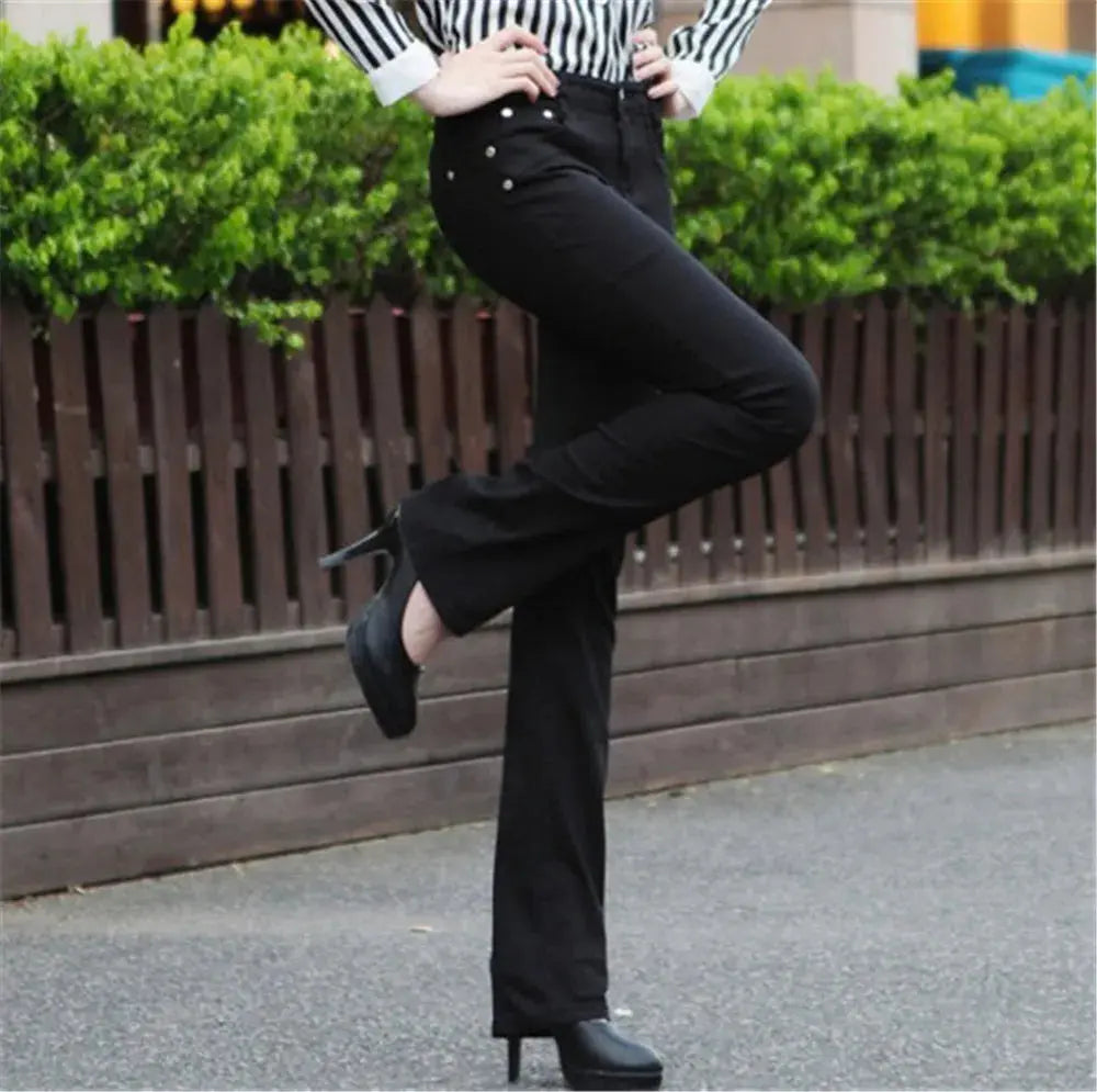 VitalFit Flare: Pantalones Médicos Premium. Confort Ergonómico y Estilo Profesional..