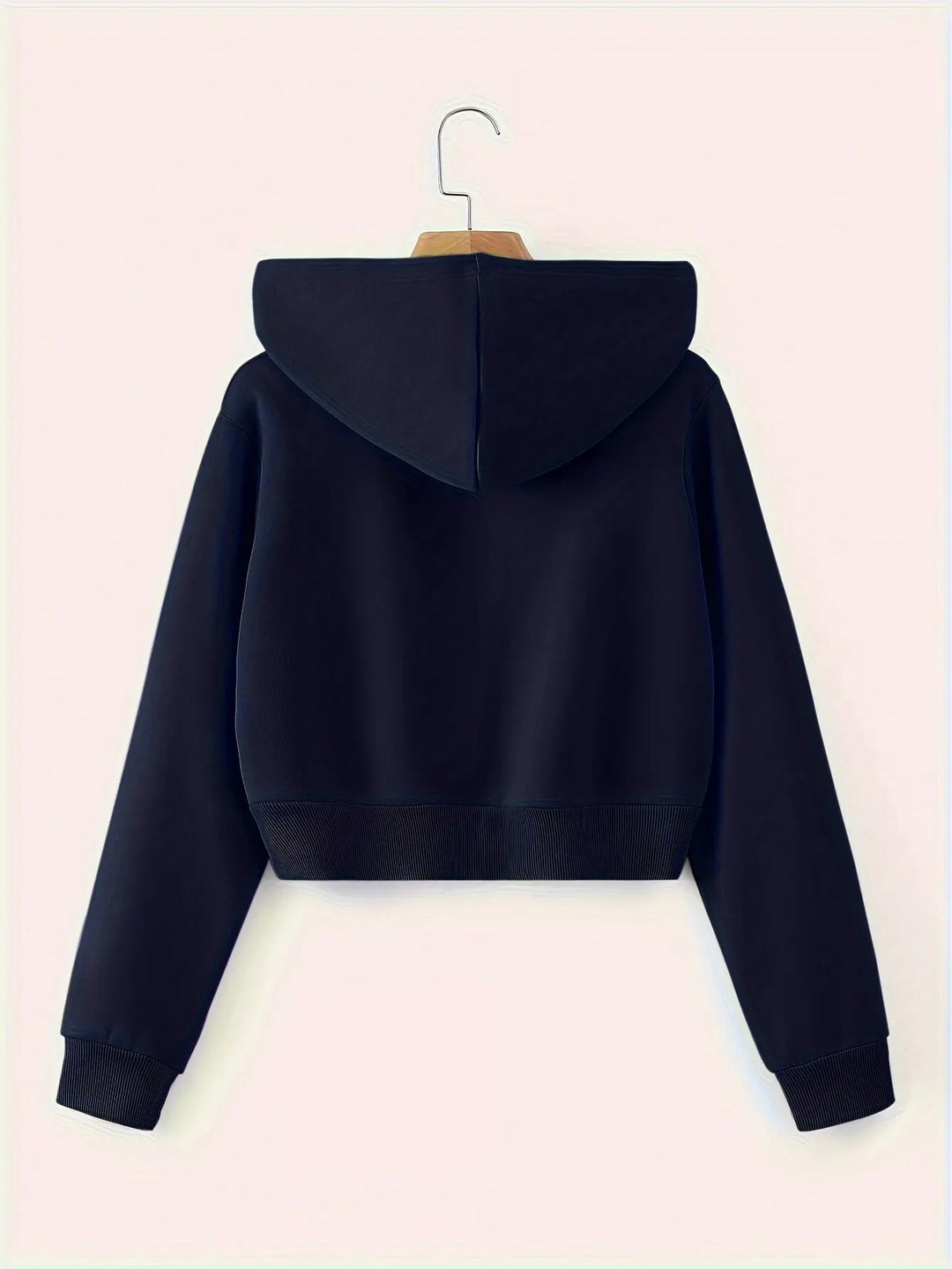 Sudadera Sanitaria Profesional: Comodidad Premium en Guardias Largas.