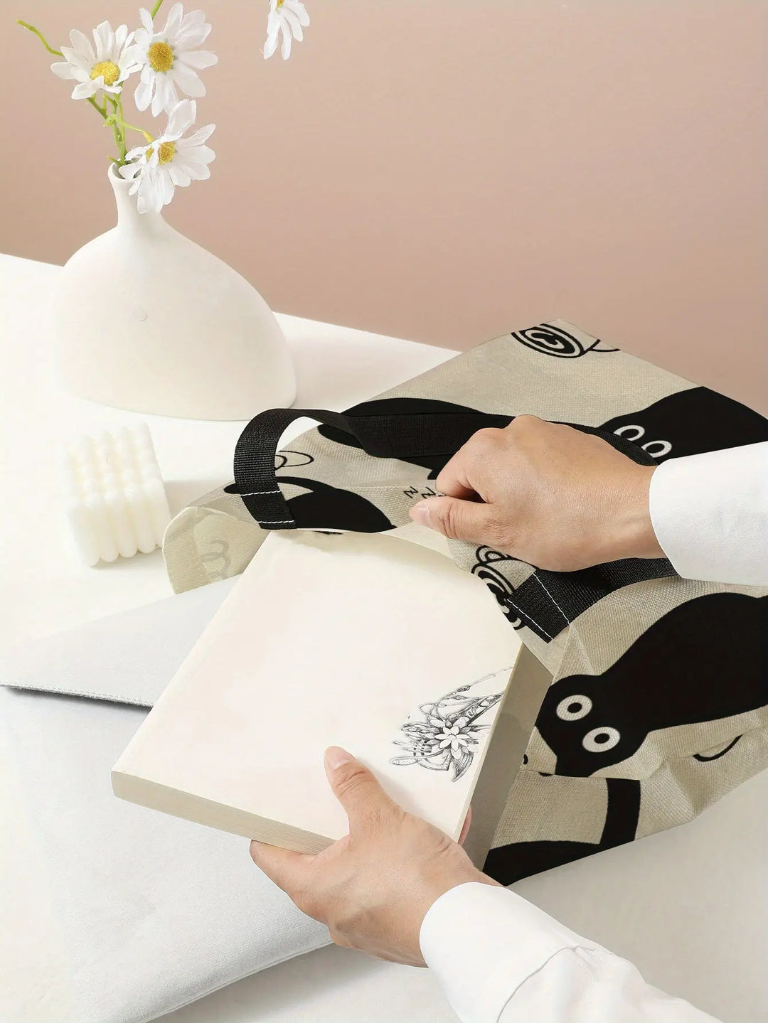 Elegancia en Turno: Bolso Tote Premium para el Profesional de la Salud.