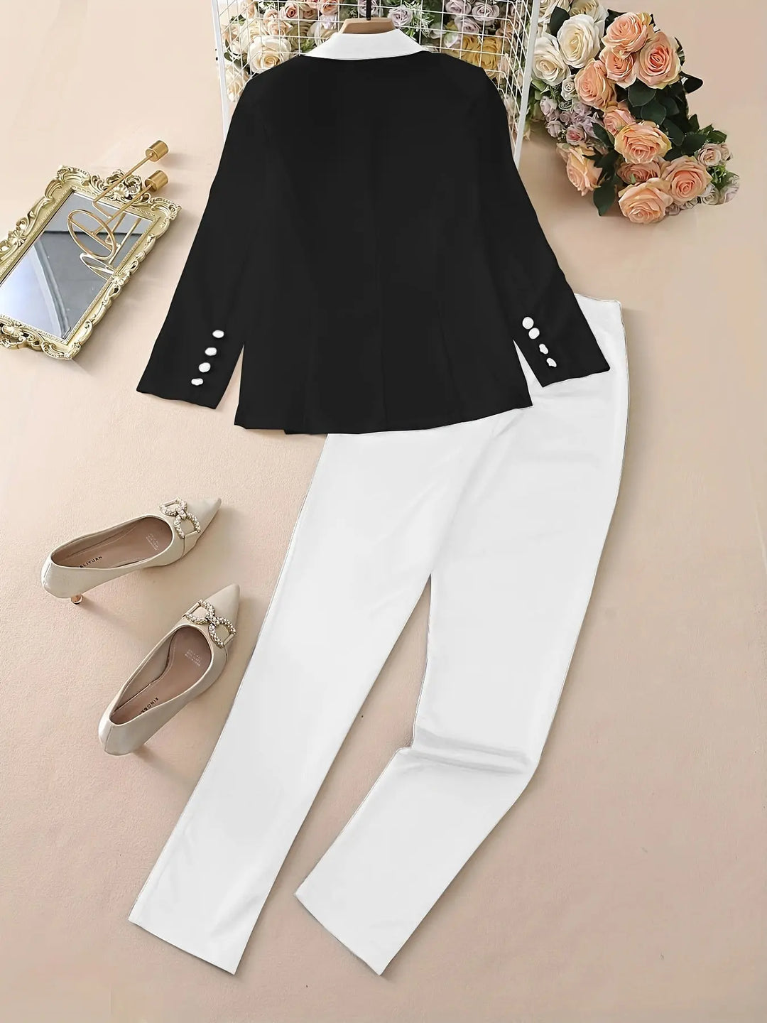 Dúo Color Block Premium: Estilo y Confort Superior para Profesionales de la Salud.